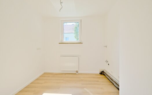 Erst­be­zug nach Sa­nie­rung: Hel­le 3‑­Zim­mer-Woh­nung mit Balkon!
