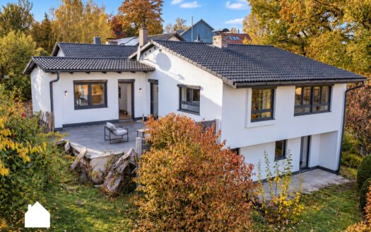 Über den Din­gen woh­nen – mo­der­ni­siert und vol­ler Möglichkeiten